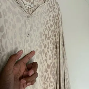 Johnny Was Calme Post Yoga Pullover Blouse BOHO Cream Cheetah Stripe Sz Small thumbnail 10