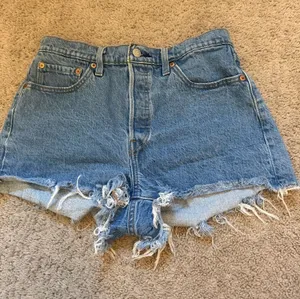 Levi’s 501 Shorts thumbnail 1