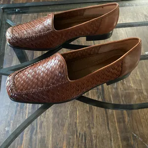 New St John’s Bay Elegant Brown Woven Women's Loafers thumbnail 3
