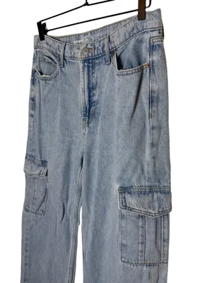 Old Navy Extra High-Waisted Sky-Hi Wide Leg Cargo Jeans - Light Wash 10 thumbnail 7