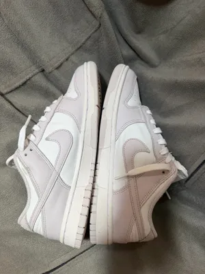 Nike Dunks thumbnail 3