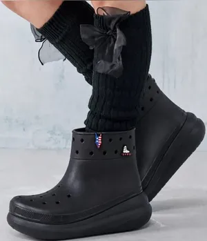 Crocs Unisex Crush Ankle Boots M6 / W 8 With Charms thumbnail 1