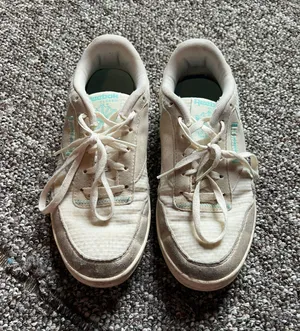 Reebok White Shoes thumbnail 1