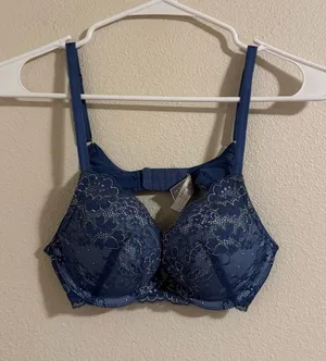 Victoria's Secret Navy Blue Lace Underwire Bra thumbnail 1