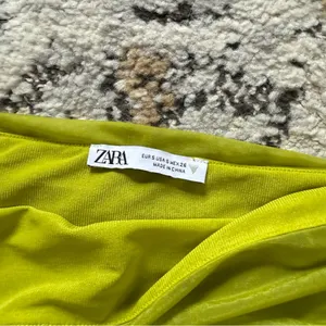 NWOT Zara Green Strapless Top thumbnail 5
