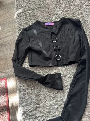 Edikted small black top thumbnail 2