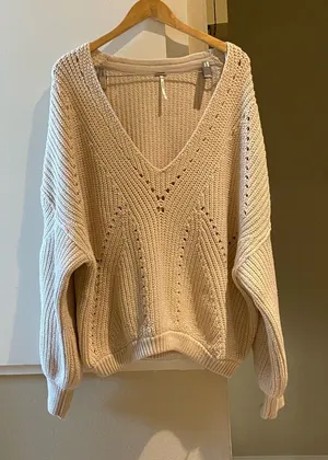 Free people Cream V-Neck Knit Sweater, size M, fits M to L thumbnail 1