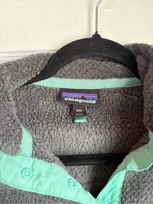 Patagonia Women’s Re-Tool Snap-T Fleece Pullover Charcoal Grey Mint XXS thumbnail 4