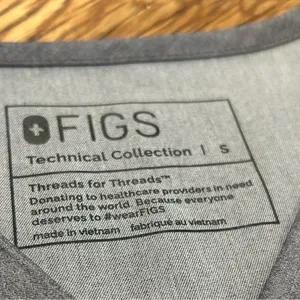 FIGS Technical Collection Scrub Top Gray Small V-Neck Pocket Excellent Uniform thumbnail 7