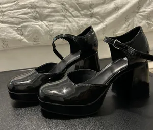 Heels Black Size 5.5 thumbnail 1