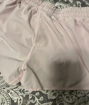 Lululemon Strawberry Milkshake  Hotty Hots thumbnail 4