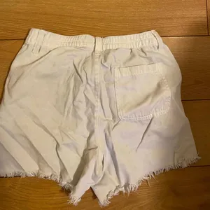 White Arie Shorts American Eagle thumbnail 4