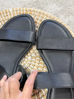 L.L. Bean Women’s Leather Sandals Slip On in Black 10 thumbnail 12