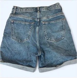 Reformation shorts  thumbnail 3