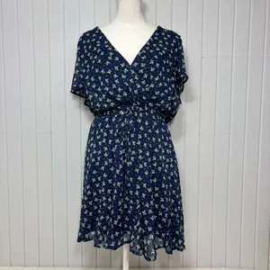 Francesca’s Mi‎ Ami Navy Floral Wrap Dress Short Sleeve Above Knee Size M thumbnail 11