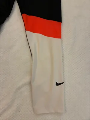 Nike 3/4 length Women’s Black, Orange & White Athletic Leggings Size Medium thumbnail 2