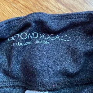Beyond Yoga Black Charcoal Space Dye Leggings Essential Long Leggings Grey‎ Gray thumbnail 6