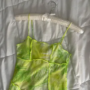 Bershka Trendy Tropical Dress thumbnail 1