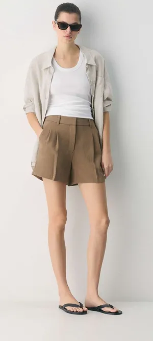 Aritzia The Effortless Short Mid-Thigh Crepette folio taupe brown size 8 thumbnail 1