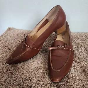Women's Brown Loafers. Size 35. Brand the lab. That's right thumbnail 2