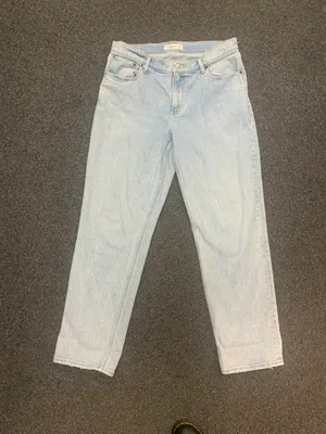 Abercrombie and Fitch the 90th Straight low rise jeans thumbnail 1
