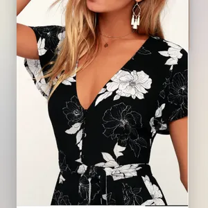 Lulus North Pacific‎ Black White Floral Cropped Wide Leg Pockets Jumpsuit SMALL thumbnail 2