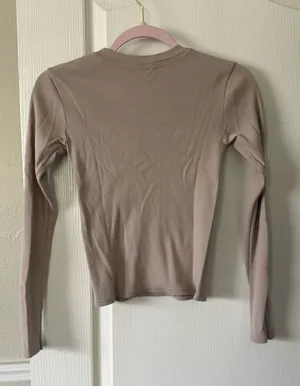 Brandy Melville Dusty Rose Thermal Ribbed Long Sleeve thumbnail 3