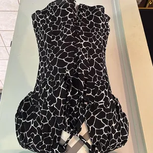 White House Black Market Black and White Tie Front Cap Sleeve Blouse thumbnail 1