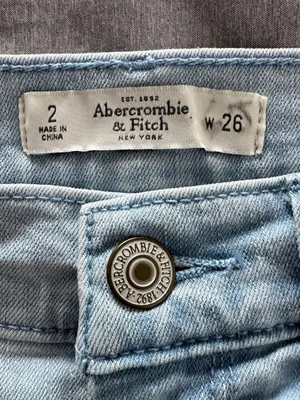 Abercrombie & Fitch Size 2 26W High-Rise Mom Jean Shorts Frayed Hem Summer Boho thumbnail 3