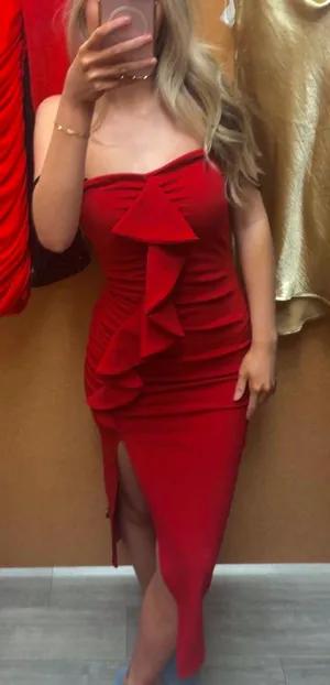 Pretty Little Thing s thumbnail 2