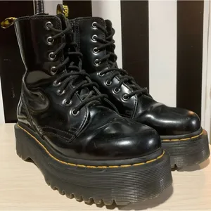 UK Dr Martens "Jadon” Platform LaceUp Leather Combat Style Boots Size 6 Woman's thumbnail 1