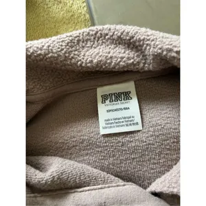 PINK Victoria’s Secret Cropped Collared Sweatshirt Taupe Crest Logo Small Fleece thumbnail 2