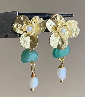 Handmade Kawaii fairy whimsical cottage style aventurine stone & natural shell pearl beads flower stud dangle earrings 💐🍃🌀 thumbnail 3