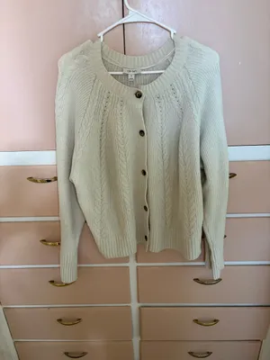 On 34 th White Cardigan Size XL thumbnail 1