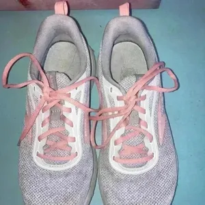 Brooks Anthem 3 Running Sneaker Women's Size 8.5 Gray Pink Peach Coral thumbnail 4
