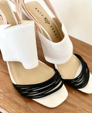 heel sandals thumbnail 4