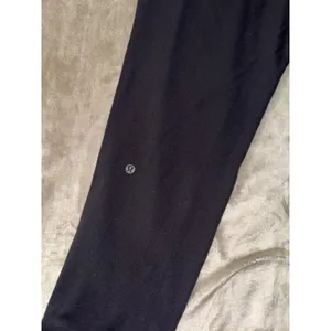 Lululemon Women's On The Fly Pants Black Mid Rise Travel Casual Size 8 thumbnail 5
