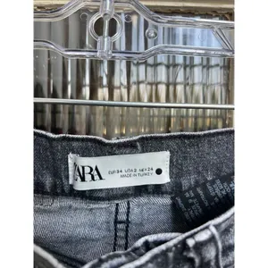 Zara‎ Straight Leg Jeans Distressed Black Wash Denim Casual Size 2 thumbnail 5