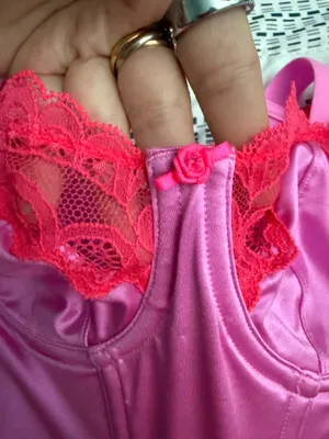 Skims corset thumbnail 5