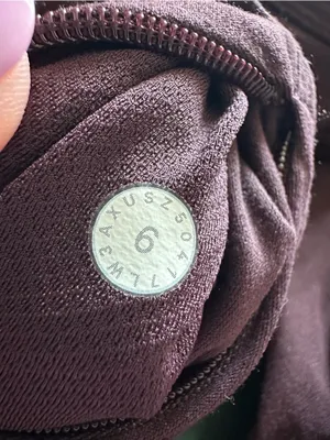 Lululemon Toasty Tech 1/2 Zip Black cherry maroon W3AXUS tech fleece size 6 thumbnail 5
