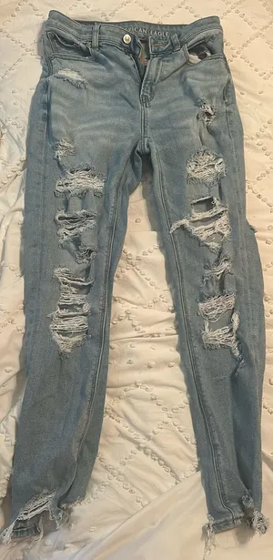 American Eagle Jeans Mom Distressed thumbnail 1