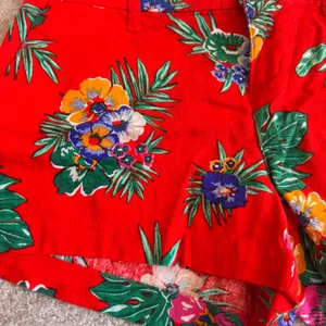 Old Navy Womens Red Tropical Floral Linen Blend Shorts Size 2 Summer Beach thumbnail 3