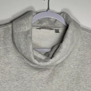 Athleta Womens Gray Cowl Neck Pullover Sweatshirt‎ Thumbholes Size S 8537 thumbnail 6