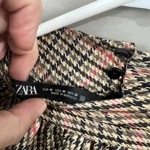 ZARA Houndstooth Pattern High Neck Long Sleeve Button Cuff Blouse Sz M EUC thumbnail 3