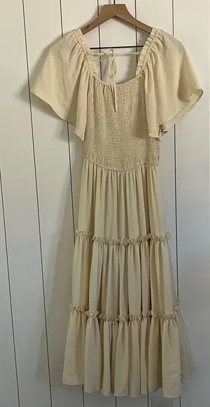 Ivy City Co Ophelia Midi Dress thumbnail 1