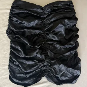 ZARA Black Ruched Satin Skirt Size‎ XS thumbnail 1