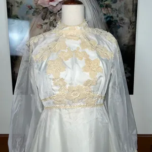 Pretty Vintage 1970s Organza Wedding Gown! thumbnail 4
