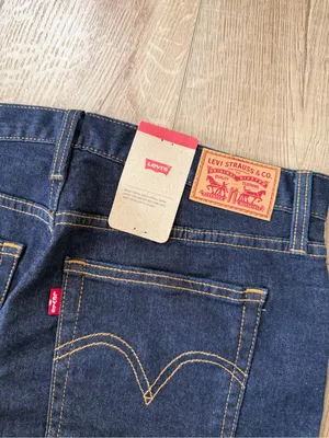 Levi’s Wedgie Fit Straight Leg Jeans Size 31 Dark Wash NWT thumbnail 4