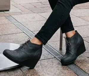 Cole Haan x Air Wedge Ankle Boots Black Leather Lace Up Chukka Womens 8B Indie thumbnail 1
