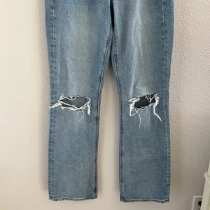 American Eagle '90's Boot Cut Distressed Denim Jeans 0 thumbnail 4